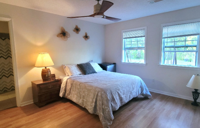 332 WOODLEY RD