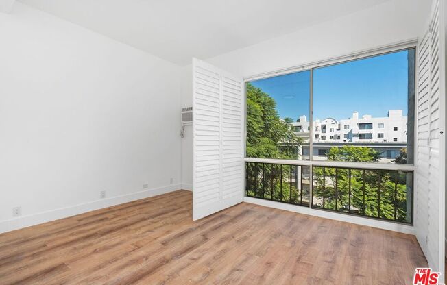 Studio, 1 bath, 405 sqft, $2,700, Unit 546