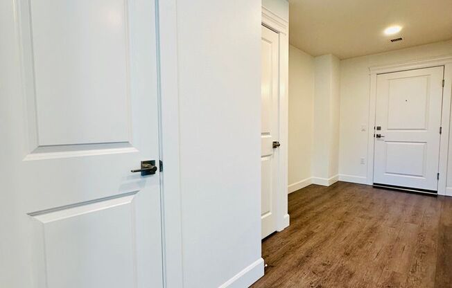 Studio, 1 bath, 327 sqft, $1,550, Unit 410-304