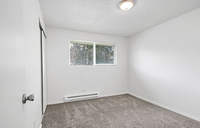 3 beds, 1 bath, 864 sqft, $1,995, Unit 17