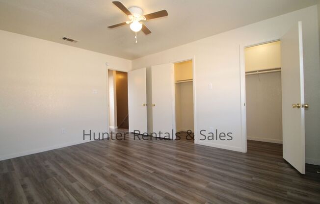 2 beds, 1.5 baths, $875