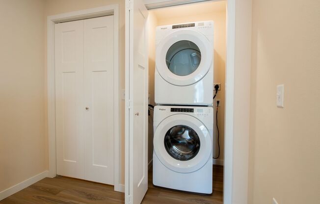 1 bed, 1 bath, 743 sqft, $1,499, Unit EC 4237-18