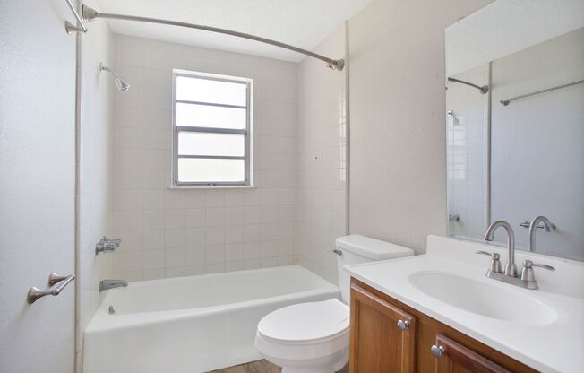 2 beds, 1 bath, 624 sqft, $1,499, Unit Ren905.5