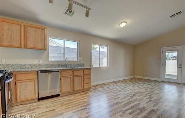 3 beds, 2.5 baths, $1,875