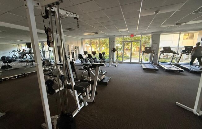 300 BAYVIEW DR APT 2106 SUNNY ISLES BEACH, FL 33160