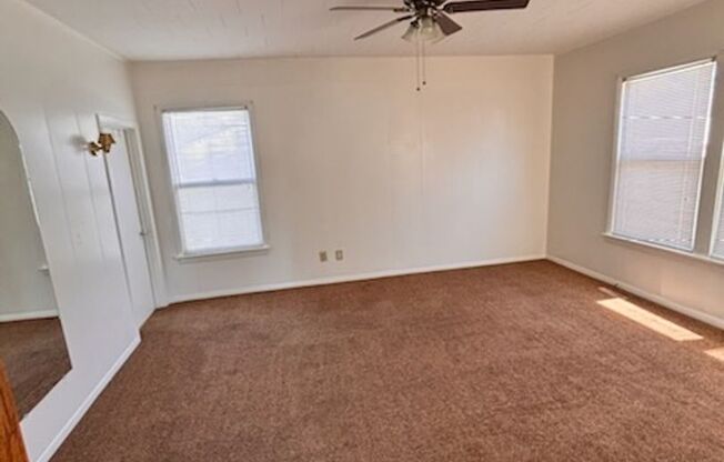 2 beds, 1 bath, $1,100, Unit 3117 Marshall Ave