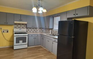 3 beds, 1 bath, $825