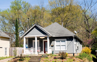 Charming 2 Bedroom House in Great Condition in Grant Park!