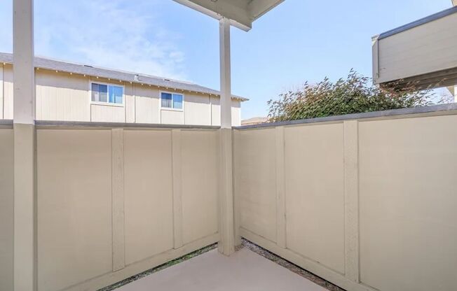 2 beds, 1 bath, 760 sqft, $1,435, Unit 06-106