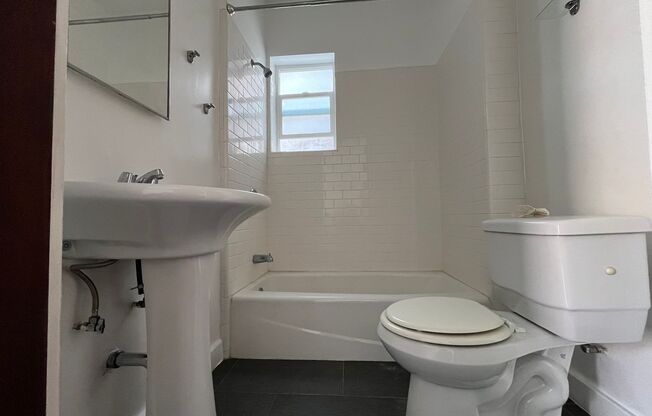 Studio, 1 bath, 350 sqft, $1,475, Unit I516