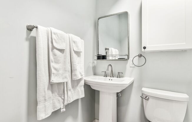 Studio, 1 bath, 300 sqft, $1,600, Unit 104