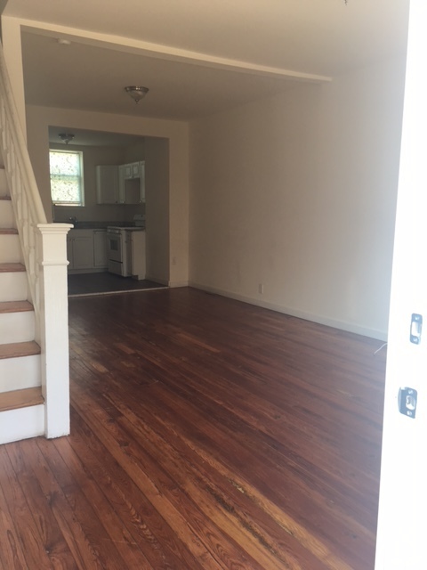 2 BED 1 BATH house in South Philly!