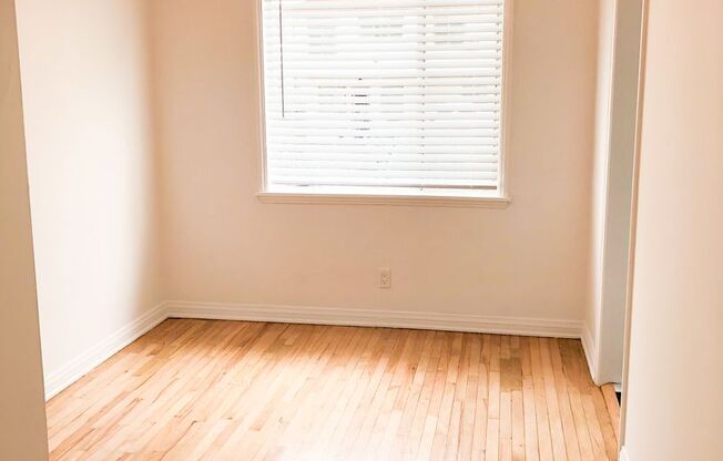 (6017) 348 N. Maple Dr.