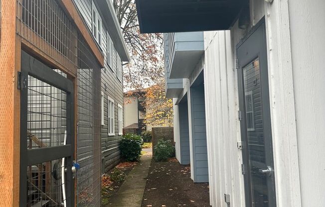 491 W 8th Ave