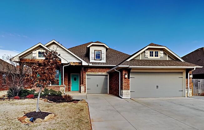 Beautiful 4 Bed 2 Bath Home in Mustang Schools