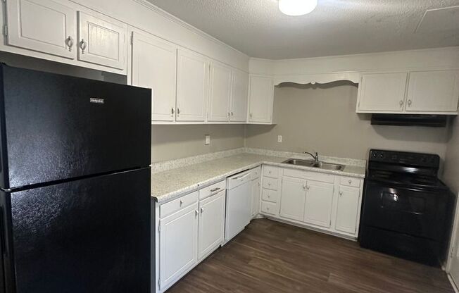 2 beds, 1 bath, 725 sqft, $949, Unit 807-29TH R