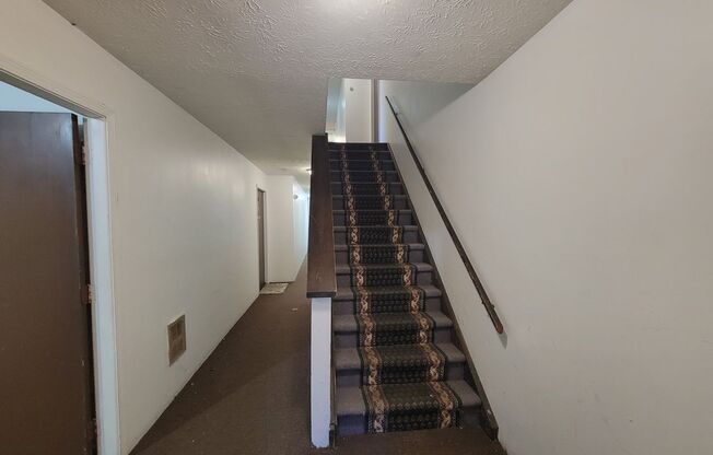 Creekwood Apartments - Farmington