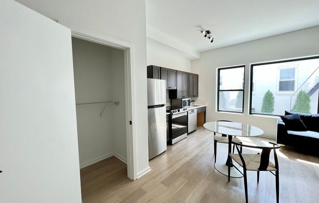 Studio, 1 bath, 414 sqft, $1,335, Unit 101