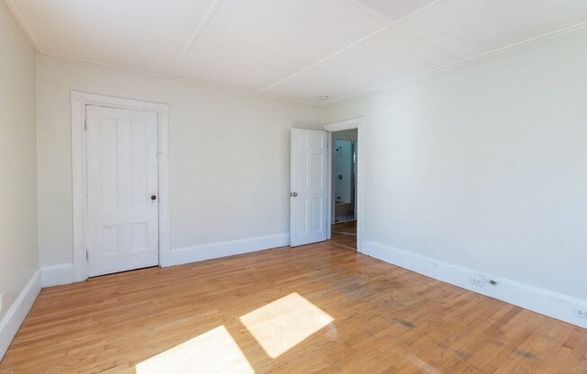 40 MONTFERN AVE