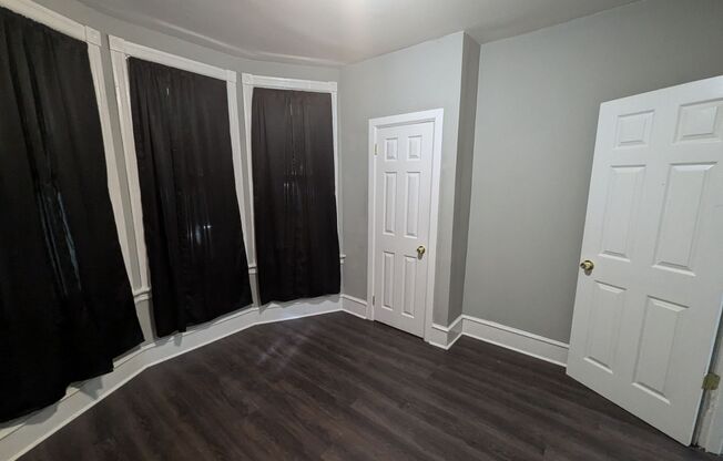 3 beds, 1 bath, $1,250