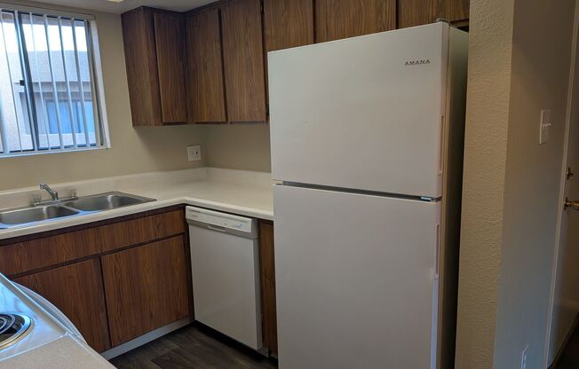 2 beds, 2 baths, 900 sqft, $1,425, Unit 223