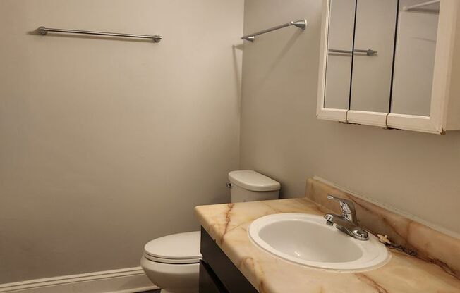 2 beds, 1 bath, 775 sqft, $885, Unit 364C