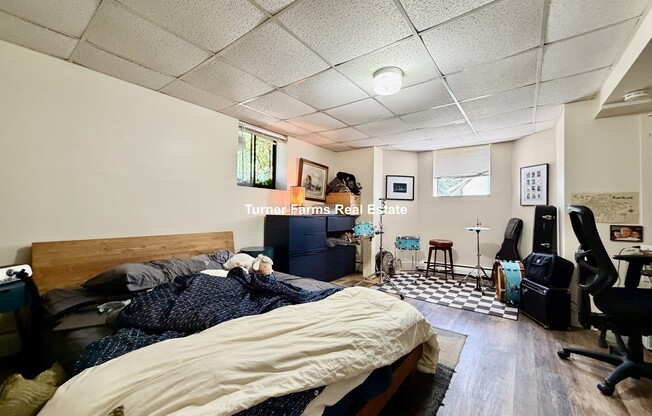 19 CAMERON AVE