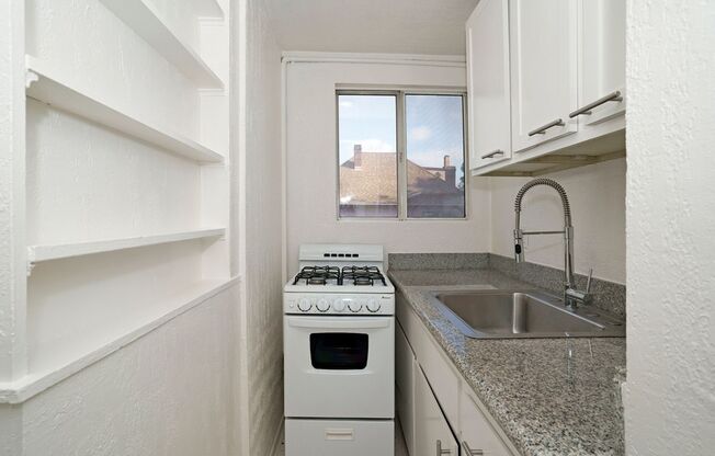 Studio, 1 bath, $1,595, Unit E