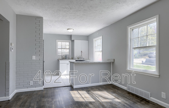 3906 N 54 ST