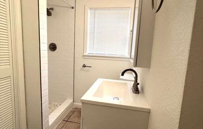 Studio, 1 bath, $815, Unit CARBACK