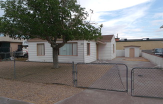 Single Story Home in Downtown Henderson/Pets Welcome