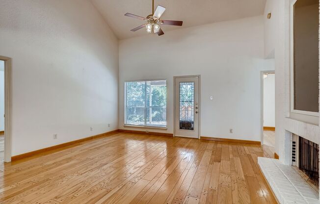 Rare 2 BR/ 2 BA Townhouse in Northwest Hills / Charleston Place (78731)
