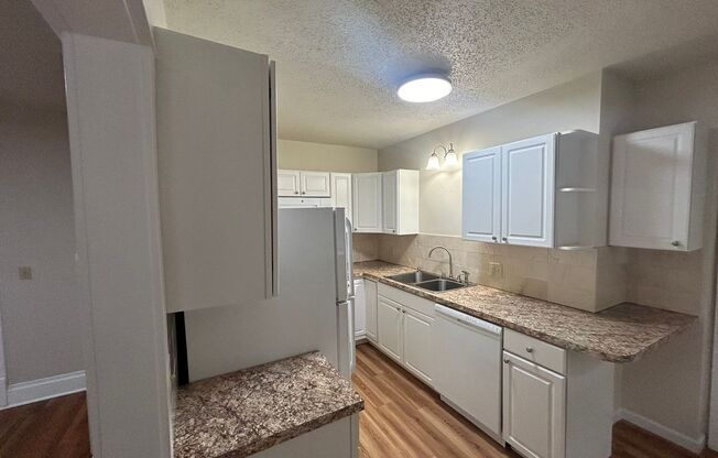 2 beds, 1 bath, 750 sqft, $1,045, Unit Unit 1