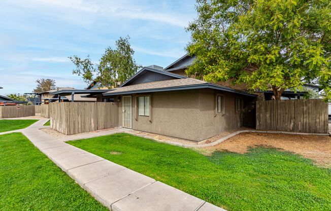 2 Bedroom 1 Bath Condo in Desirable Chandler Area!