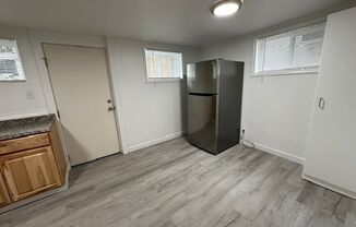 1 bed, 1 bath, $1,100, Unit 6th 230 - 5