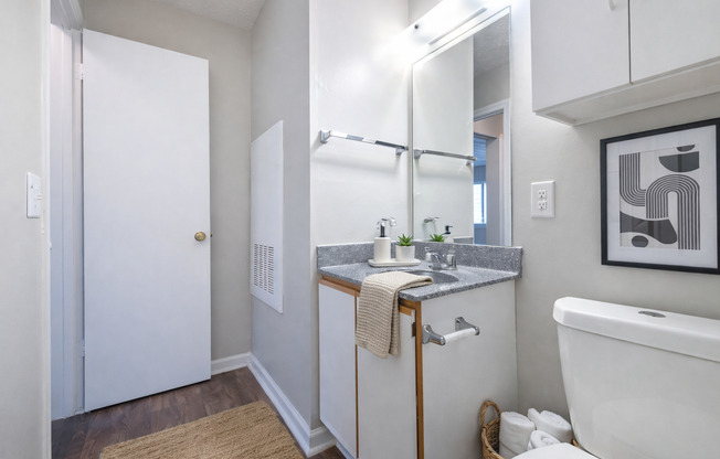 1 bed, 1.5 baths, 700 sqft, $1,200, Unit 1538-L