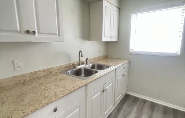 2 beds, 1.5 baths, 800 sqft, $1,450, Unit 136