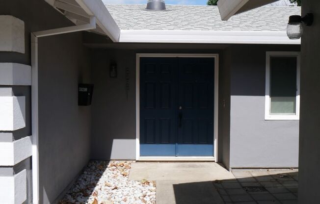 3 beds, 2 baths, $2,595