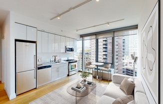553 W 53 ST
