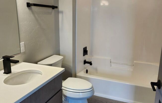 2 beds, 2 baths, 1,046 sqft, $1,600, Unit 208