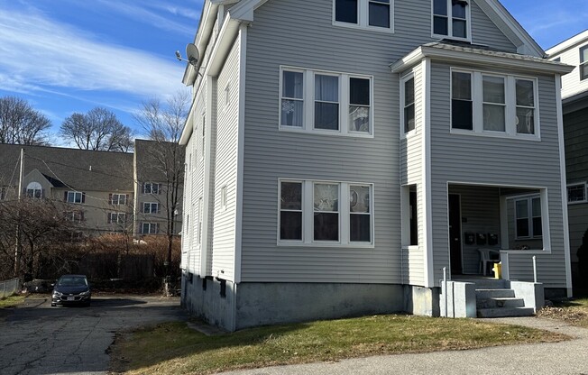 136 INGLESIDE AVE