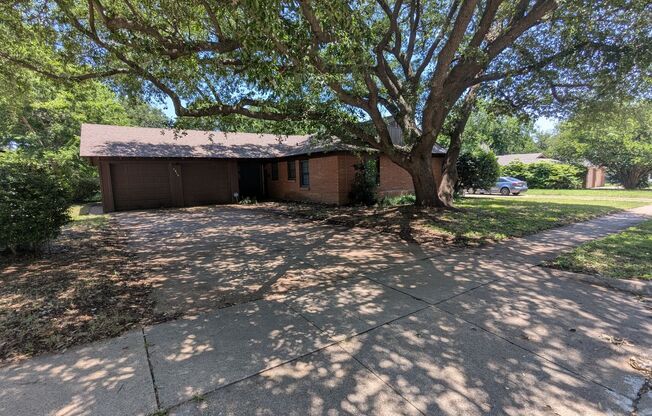 Cozy 3 Bedroom in South Fort Worth