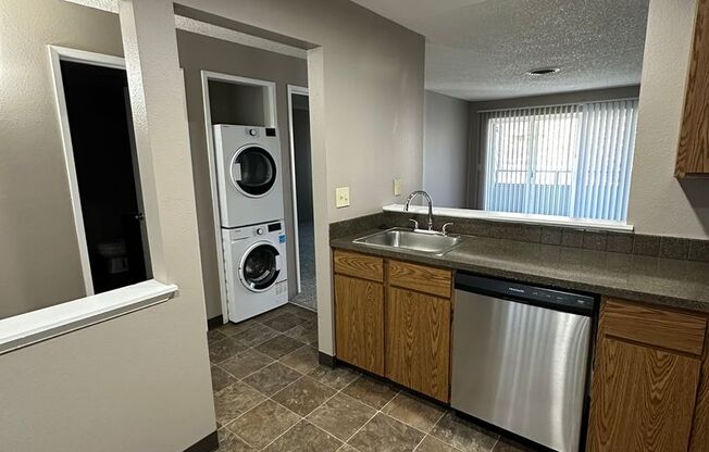 1 bed, 1 bath, 643 sqft, $1,285, Unit 329