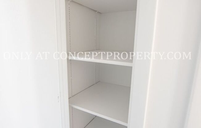 2 beds, 1 bath, 840 sqft, $1,099, Unit 03