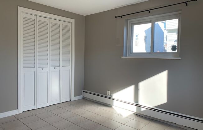 Heat and hot water included! Bright and clean 2 bed 1 bath 1st floor condo in a well managed building