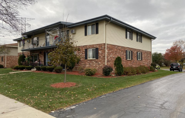 1118 FLEETFOOT DR