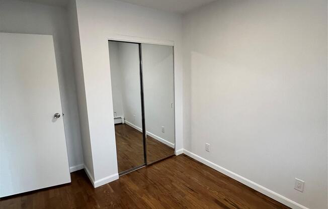 30 12 35 AVE