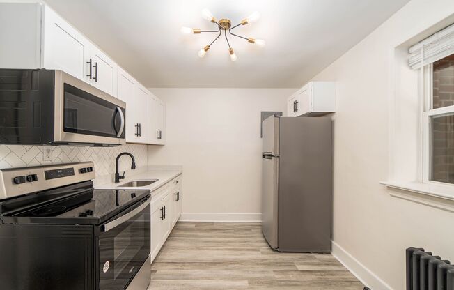Studio, 1 bath, 450 sqft, $1,080, Unit 9610 Sherwood Place - Unit 7