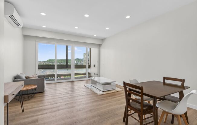 2 beds, 2 baths, $4,200, Unit # PENTHOUSE 8
