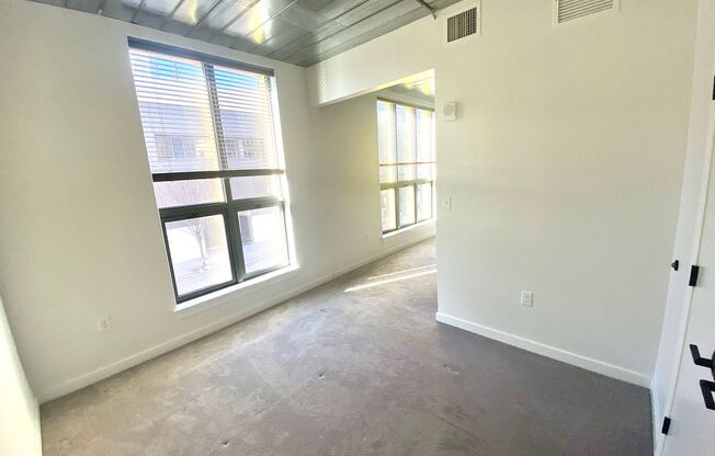 2 beds, 1 bath, 835 sqft, $2,295, Unit Unit 205